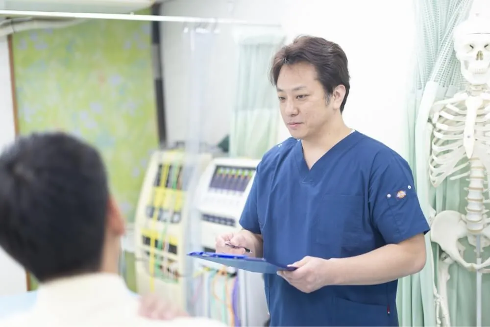 整骨院では、健康保険を使って施術を受けることができます